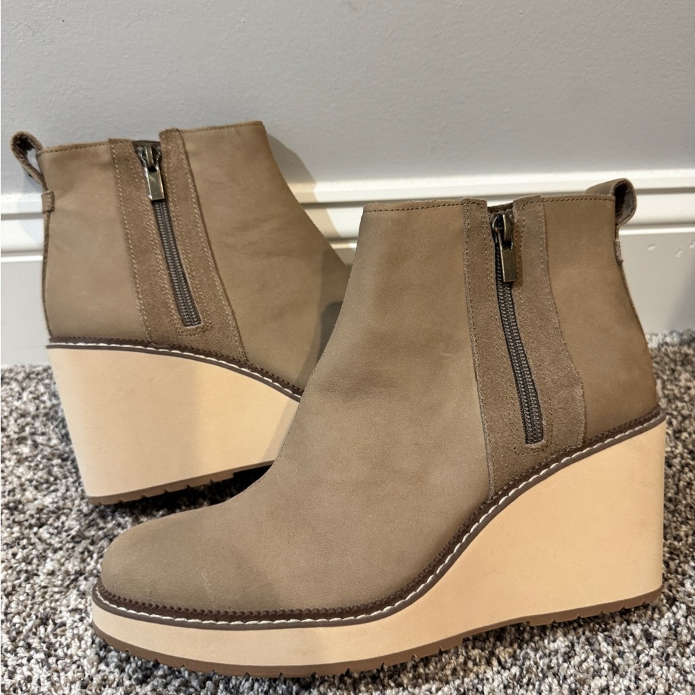 TOMS Taupe Suede Wedge Ankle Boots – Size 9 – New